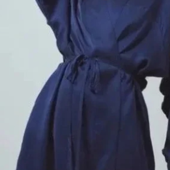 Lunya Washable Silk Robe - Picture 16 of 16